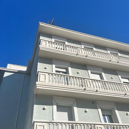 Residence Mimosa Rimini Bagian luar foto