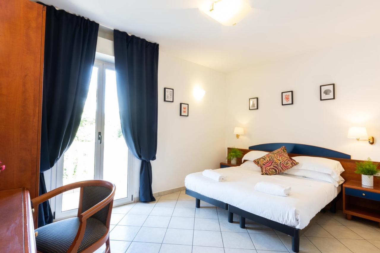Residence Mimosa Rimini Bagian luar foto